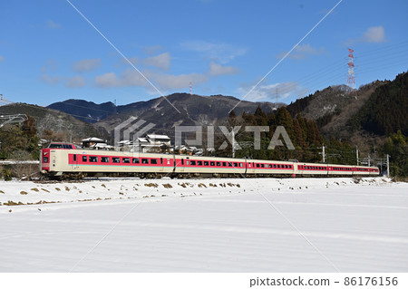 Hakubi Line Neu Station-Kurosaka JR West 381 Series Add-on Formation (Yonago) Yakumo Hakubi Line Neu Station-Kurosaka JR West 381 Series Add-on Formation (Yonago) Yakumo 86176156