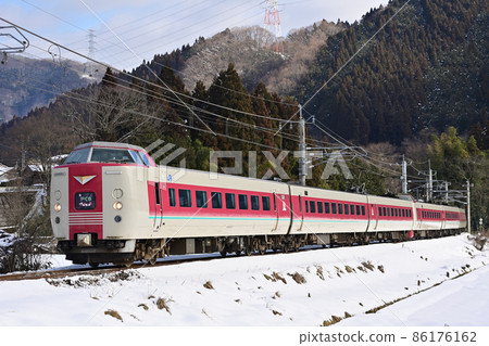 白美線新站-黑坂 JR 西 381 系列附加編隊（米子）八雲 86176162