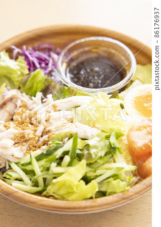 Delicious steamed chicken vegetable salad Delicious steamed chicken vegetable salad 86176937