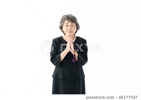 高級婦女葬禮合掌前 高級婦女葬禮合掌前 86177587
