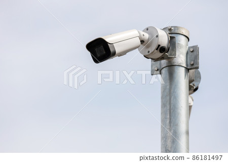 Online Security CCTV camera surveillance system outdoor of house. Online Security CCTV camera surveillance system outdoor of house. 86181497