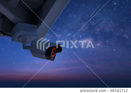 Online Security CCTV camera surveillance system outdoor of house. Online Security CCTV camera surveillance system outdoor of house. 86181512