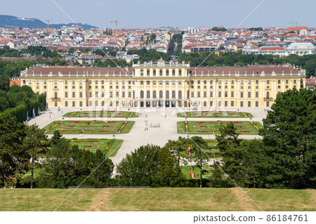 Austria, Vienna, aerial view of Schonbrunn castle 86184761