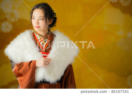 棕色 furisode 毛皮 86187581