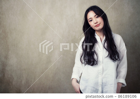 美麗的長發女人 86189106