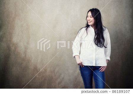 美麗的長發女人 86189107