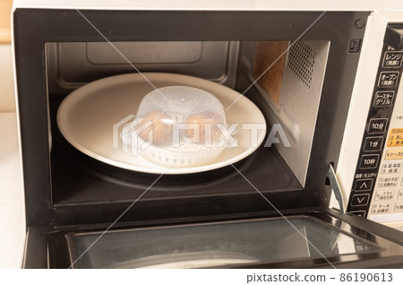 Steam the potatoes in the microwave 86190613