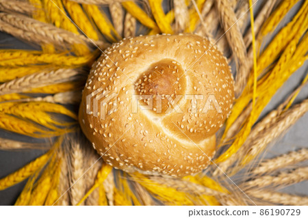 Knot Bread Roll Knot Bread Roll 86190729