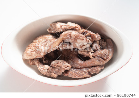 Frozen beef tendon naturally thawed 86190744