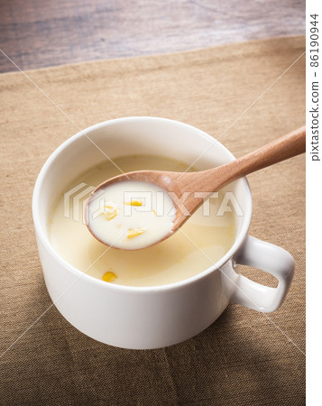 Corn soup 86190944