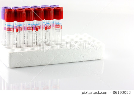 Tubes and needles isolate 86193093