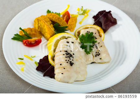 Steamed cod fillets 86193559