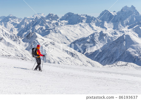 Expedition high up in the mountains 86193637