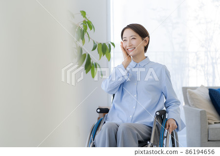 Wheelchair female beauty Wheelchair female beauty 86194656