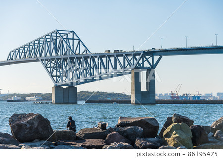 [Tokyo Gate Bridge and Angler Backlit Afternoon] 86195475