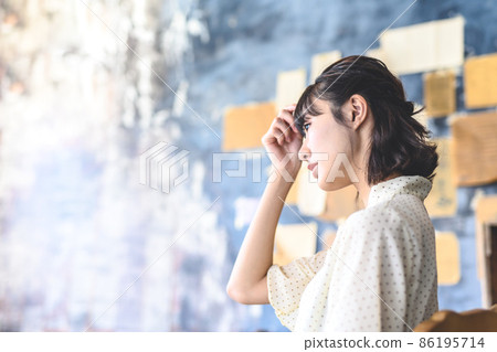 Female portrait 86195714