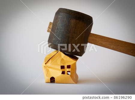 Destroy a house Real estate aging A mallet and a detached house Dispose of and dismantle Destroy a house Real estate aging A mallet and a detached house Dispose of and dismantle 86196290