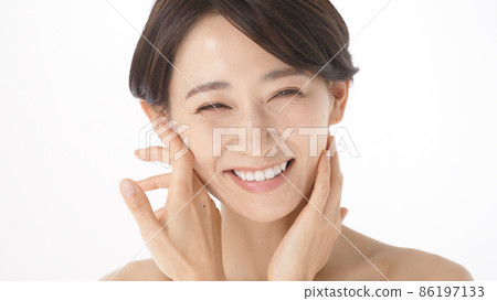Middle female moisturizing feeling bare skin Middle female moisturizing feeling bare skin 86197133
