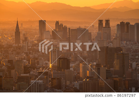 《東京》東京市中心的暮光之城 《東京》東京市中心的暮光之城 86197297
