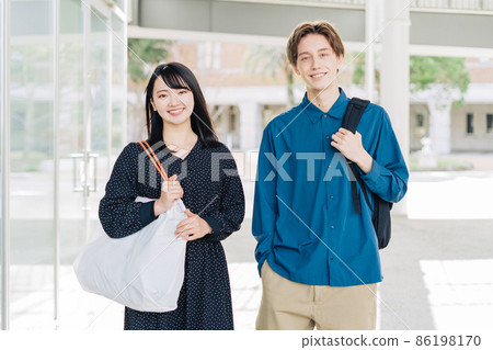 大學生男女校園 86198170