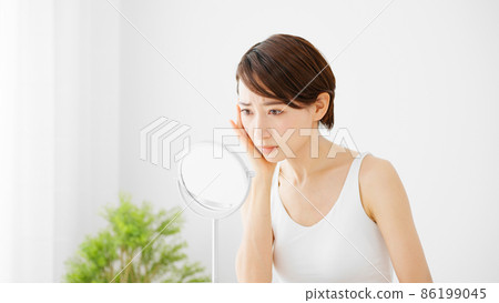 Beauty image Young woman doing skin care 86199045