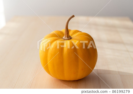 Yellow pumpkin 86199279