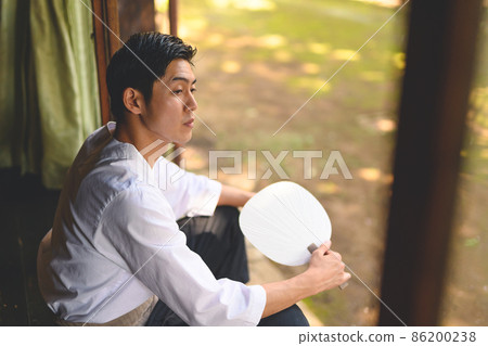 一個老男人的形象 一個老男人的形象 86200238