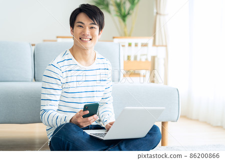 男士 PC 遠程辦公 遠程工作 生活方式 86200866