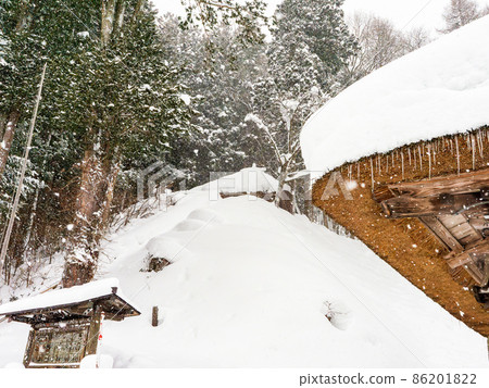 大內宿的冬天風景與厚厚的積雪 86201822