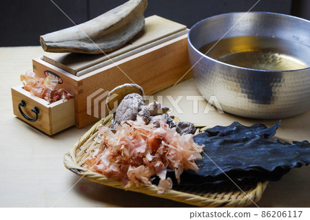 Japanese soup stock and ingredients 86206117
