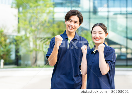 Young care staff shooting cooperation "LINK FOREST" 86208001