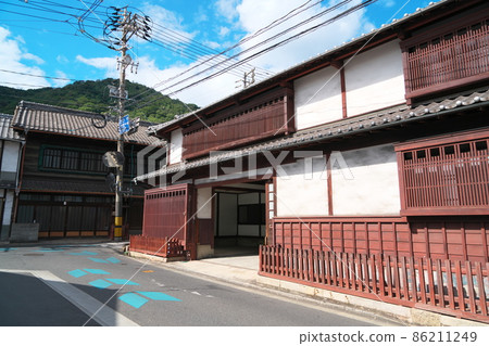 [Important Preservation District for Groups of Traditional Buildings] Tomo-cho, Autumn Streetscape 2, Fukuyama City, Hiroshima Prefecture 86211249
