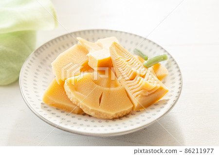 Simmered bamboo shoots Simmered bamboo shoots 86211977