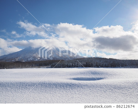 Mt. Yotei and snowfield in winter Mt. Yotei and snowfield in winter 86212674