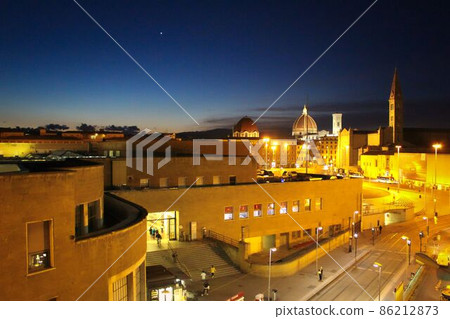 Florence's Santa Maria station and Duomo at dawn Florence's Santa Maria station and Duomo at dawn 86212873