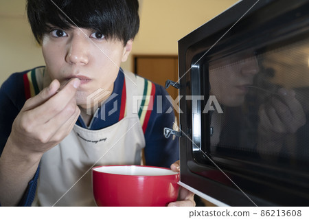 Cooking boy portrait Cooking boy portrait 86213608