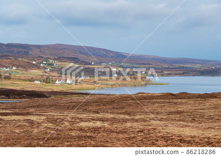 Sunny view of beautiful country side Sunny view of beautiful country side 86218286