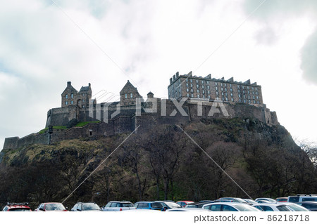 Sunny view of the beautiful Stirling Castle with parking lot 86218718