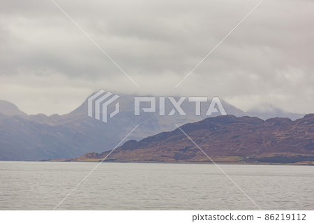 Overcast view of near Mallaig port 86219112