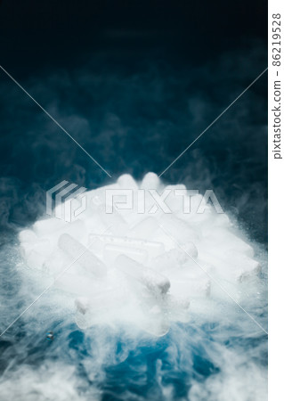 dry ice with vapor dry ice with vapor 86219528