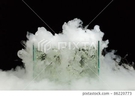 boiling dry ice with vapor 86220773