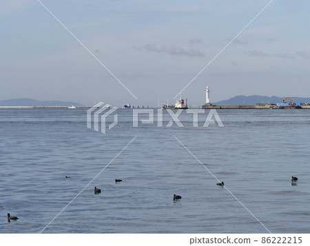 漂浮在海中的一群白痴和明石海峽大橋 86222215