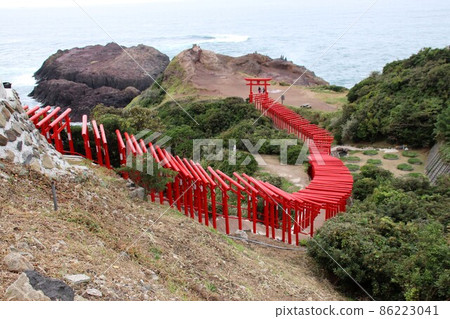 Motonosumi Shrine in Nagato City, Yamaguchi Prefecture 86223041