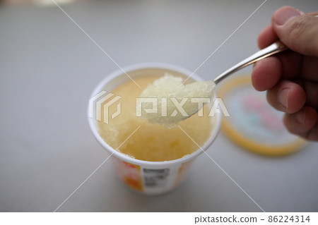 芒果味冰淇淋(刨冰) 芒果味冰淇淋(刨冰) 86224314