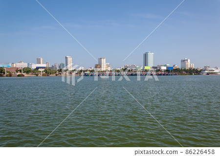 在碼頭，漢江，峴港，越南的船 86226458