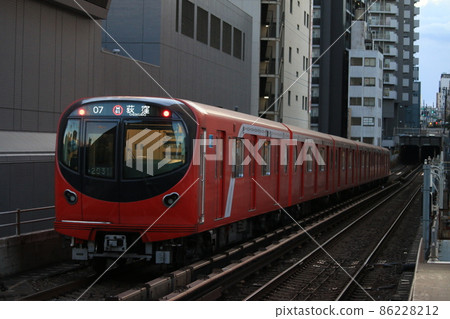 Tokyo Metro Marunouchi Line 2000 series 86228212