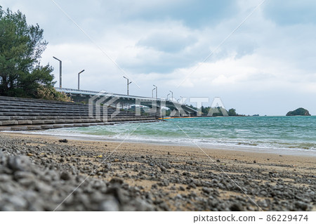 Okinawa's sea beach pumice cloudy bridge 86229474