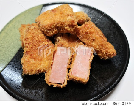 Delicious sliced bacon fry 86230129