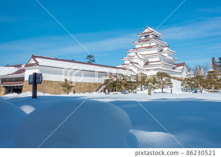 鶴城天守閣，南長屋，會津若松市的象徵，紅瓦屋頂，雪景，城址公園 86230521