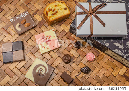 Chocolate gifts for loved ones Chocolate gifts for loved ones 86231065